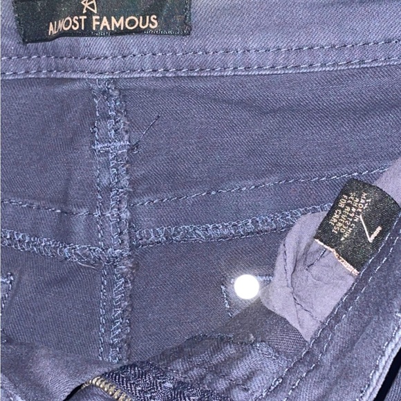 ALMOST FAMOUS Jeans - Picture 3 of 8